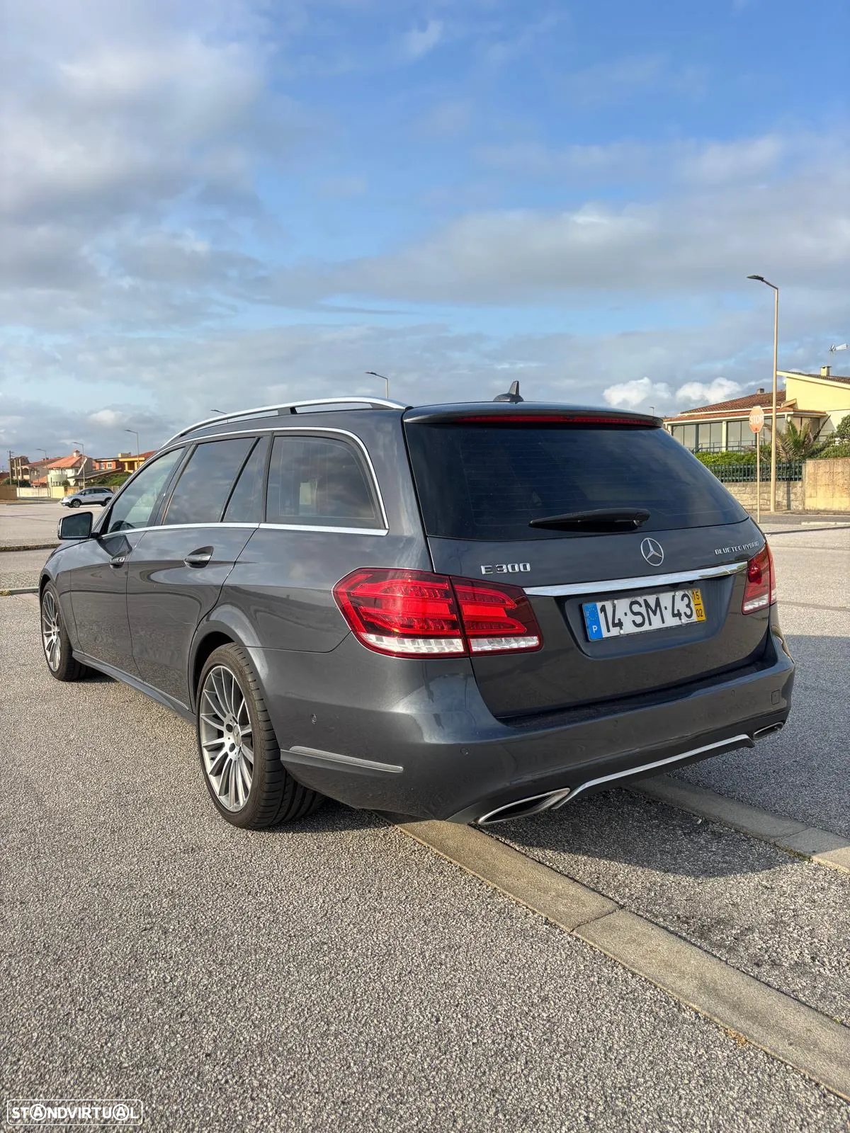 Mercedes-Benz E 300 Bluetec Hybrid Avantgarde - 28