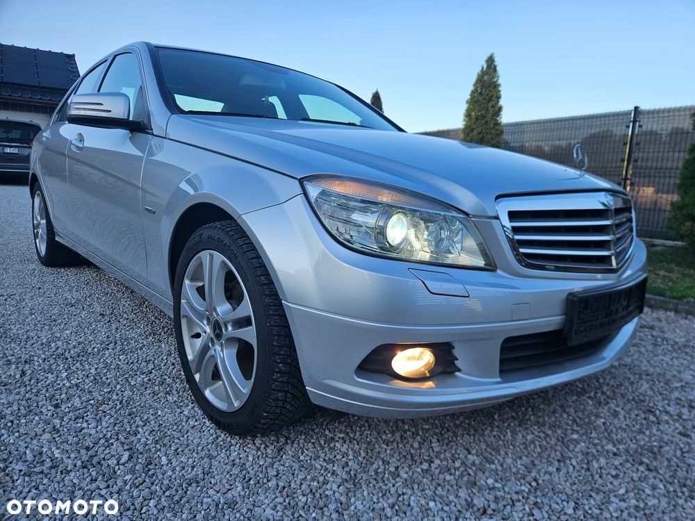 Mercedes-Benz Klasa C 180 Kompressor BlueEFFICIENCY - 29