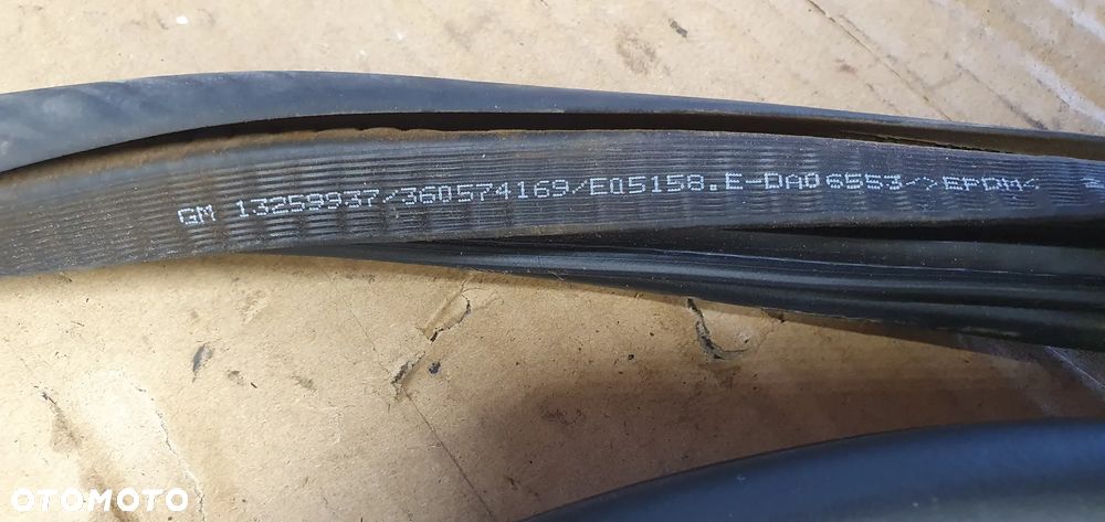 Uszczelka drzwi prawy przód przednia prawa Opel Zafira C 13259937 - 5