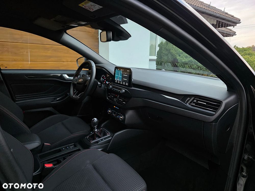 Ford Focus 1.5 EcoBoost STart-Stopp-System ST-LINE - 35