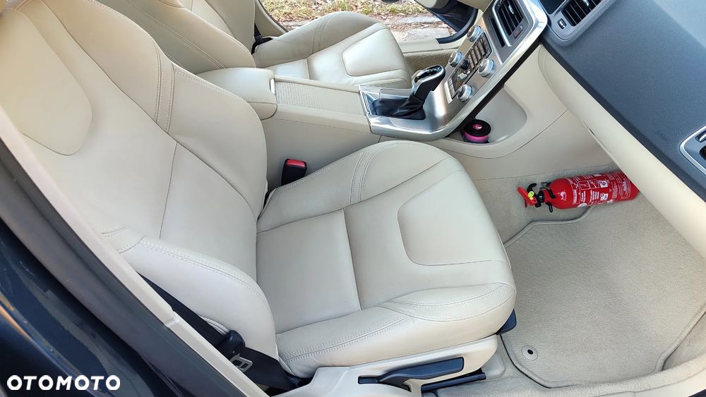 Volvo S60 D4 Drive-E Momentum - 23