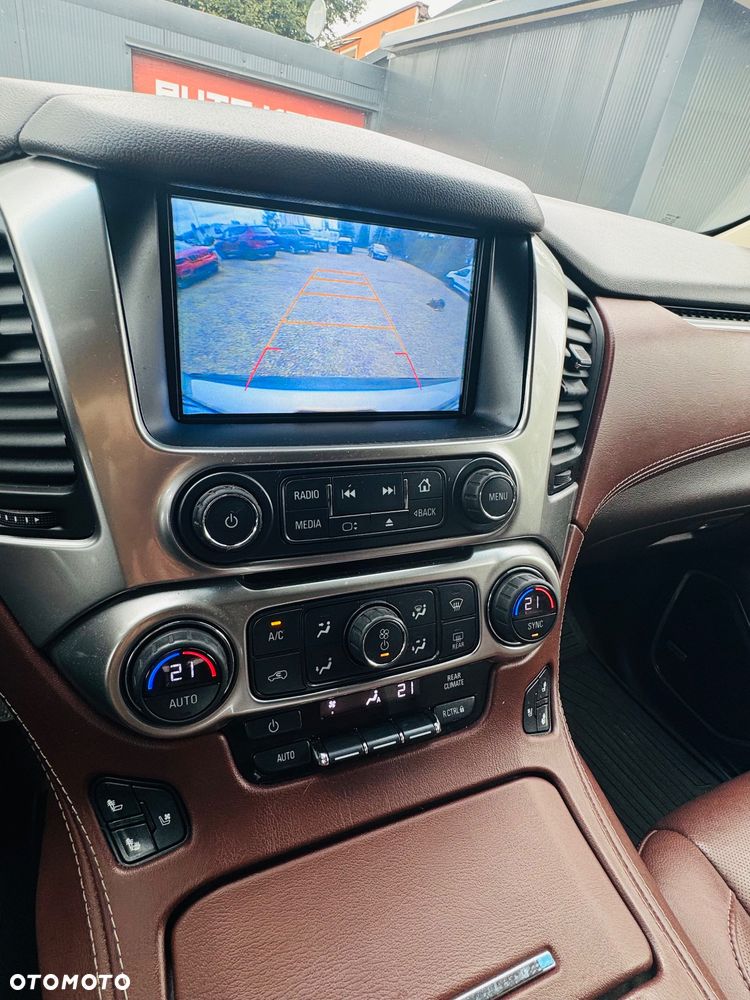 Chevrolet Suburban - 11