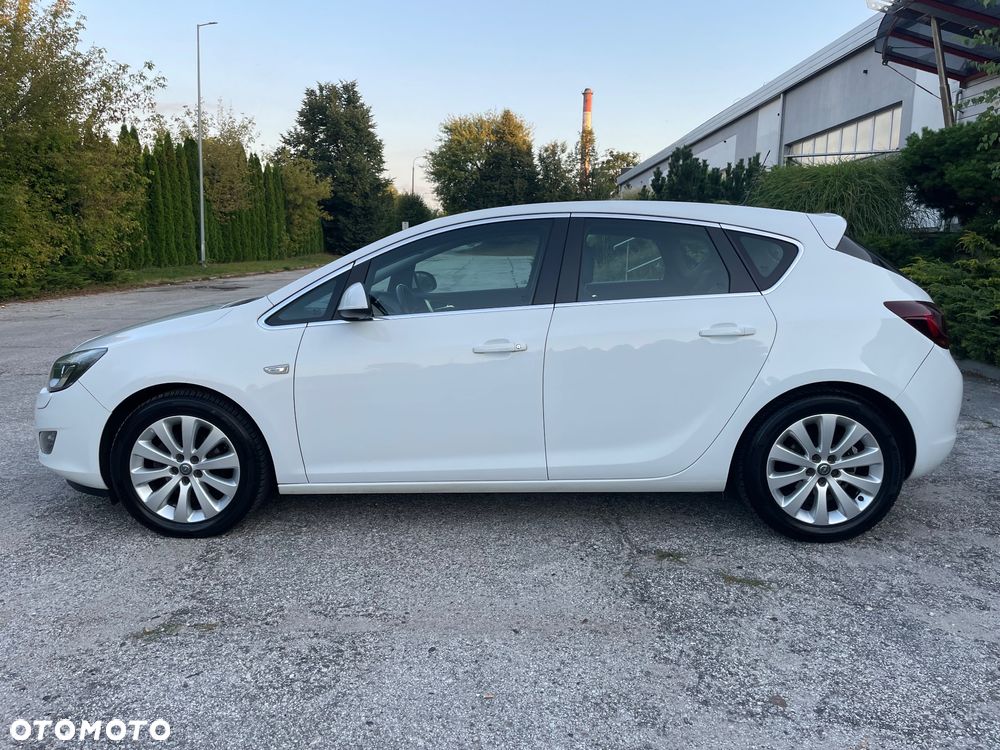 Opel Astra 1.4 Turbo Exklusiv - 24
