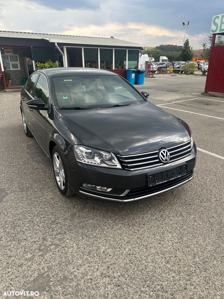 Volkswagen Passat - 12