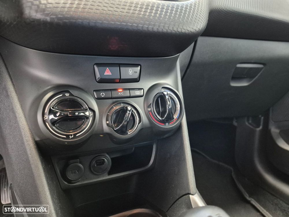 Peugeot 2008 1.2 PureTech Style - 15