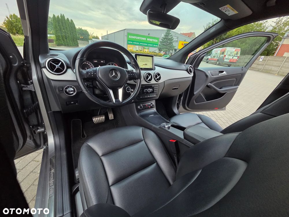 Mercedes-Benz Klasa B 180 7G-DCT UrbanStyle Edition - 15