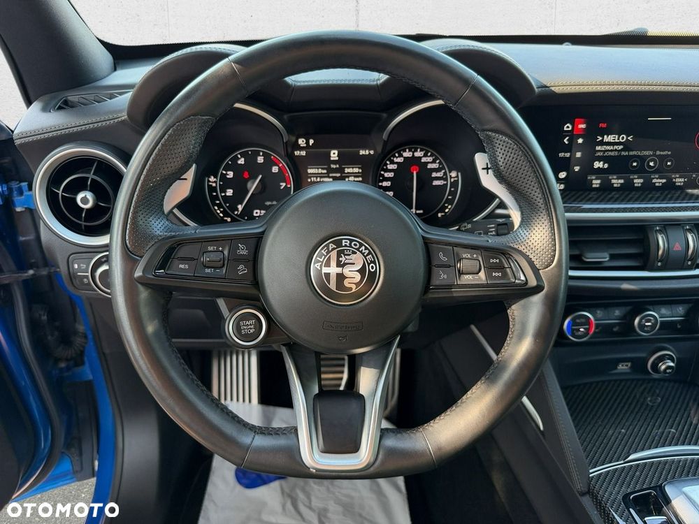 Alfa Romeo Stelvio - 16