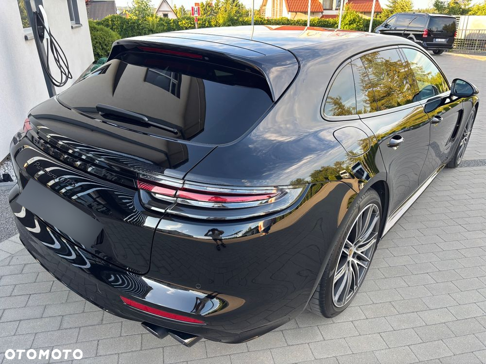Porsche Panamera GTS Sport Turismo - 11