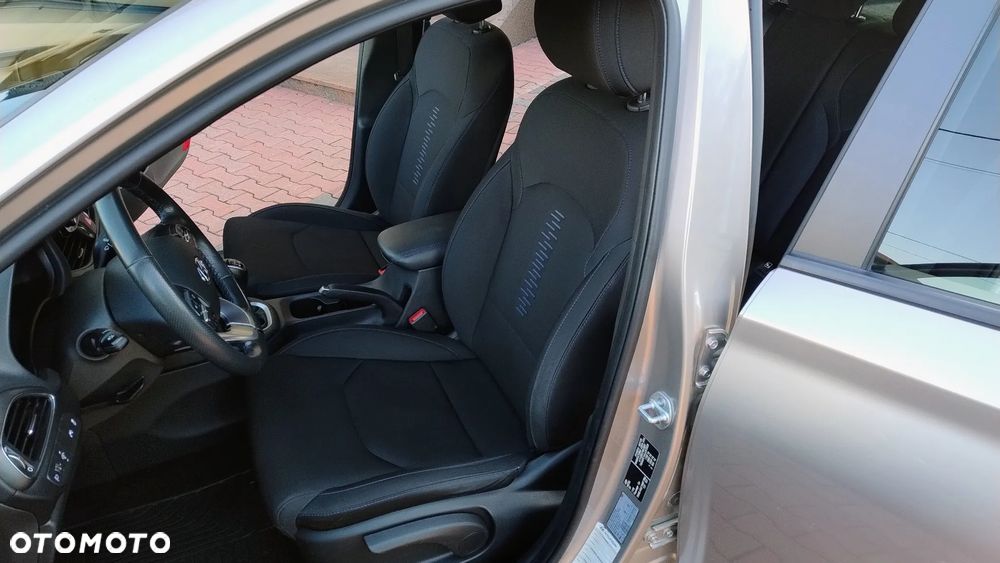 Hyundai i30 1.4 BlueDrive Go - 14