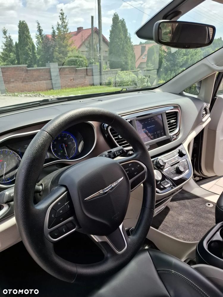 Chrysler Voyager - 10