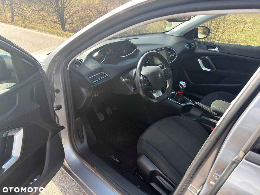 Peugeot 308 PureTech 130 GPF Stop & Start Active Business-Paket - 9