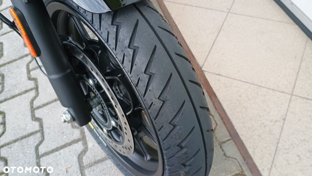Royal Enfield HNTR - 25