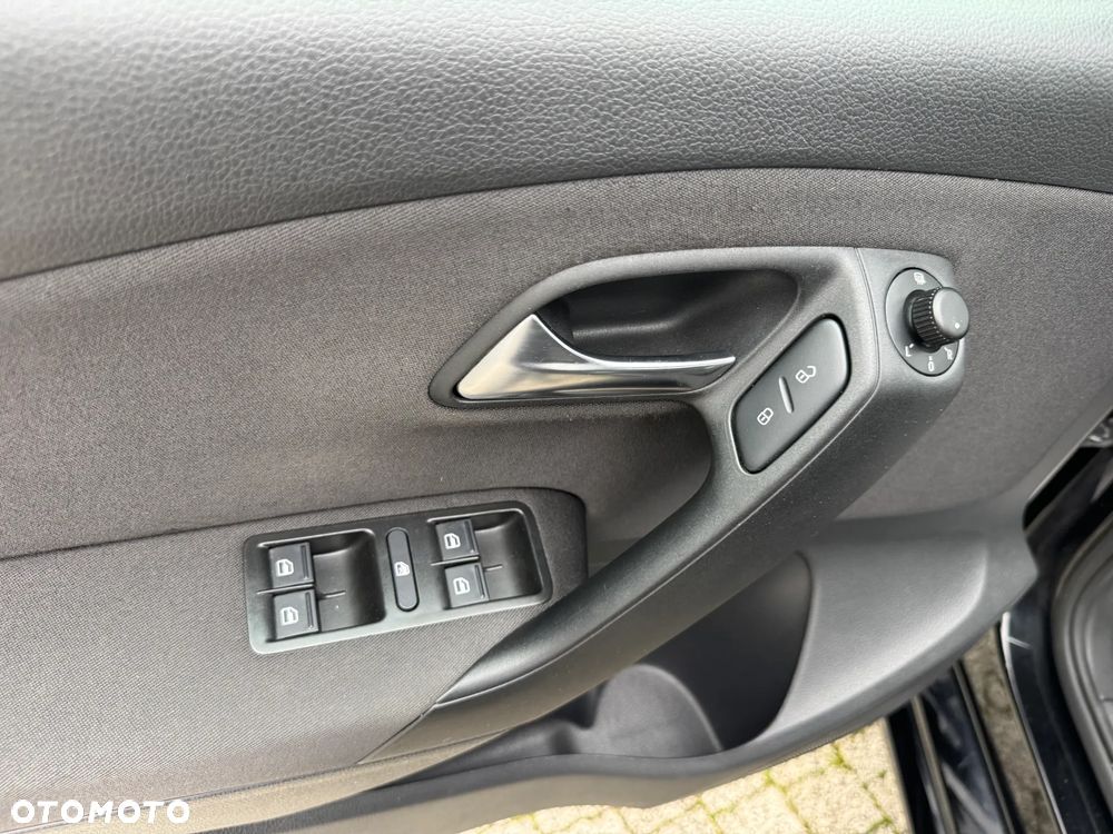 Volkswagen Polo 1.4 16V Comfortline DSG - 22
