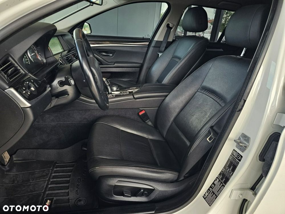 BMW Seria 5 520d xDrive Luxury Line - 24