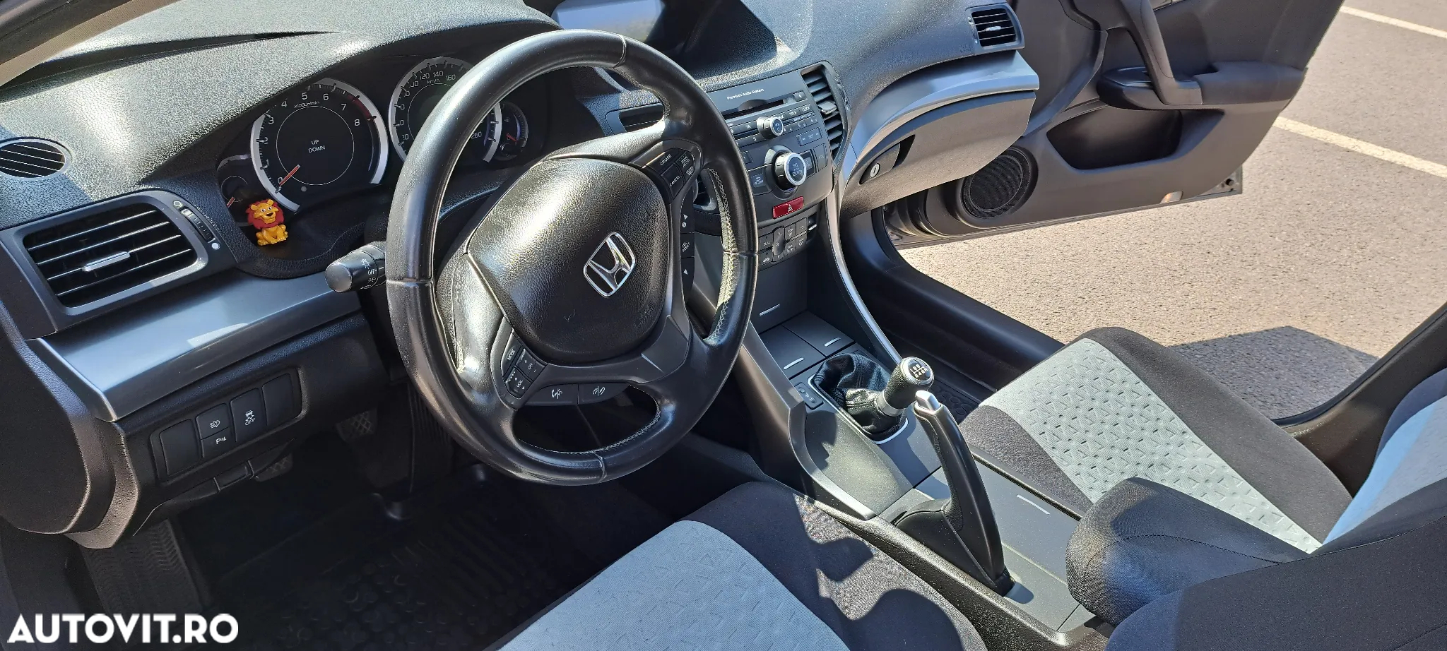 Honda Accord 2.0i MT Lifestile - 8