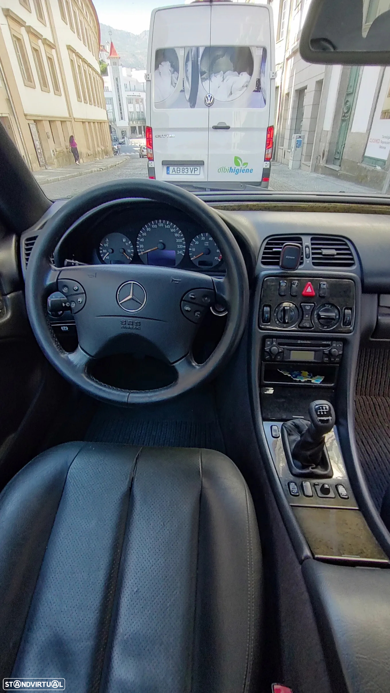 Mercedes-Benz 200 - 8