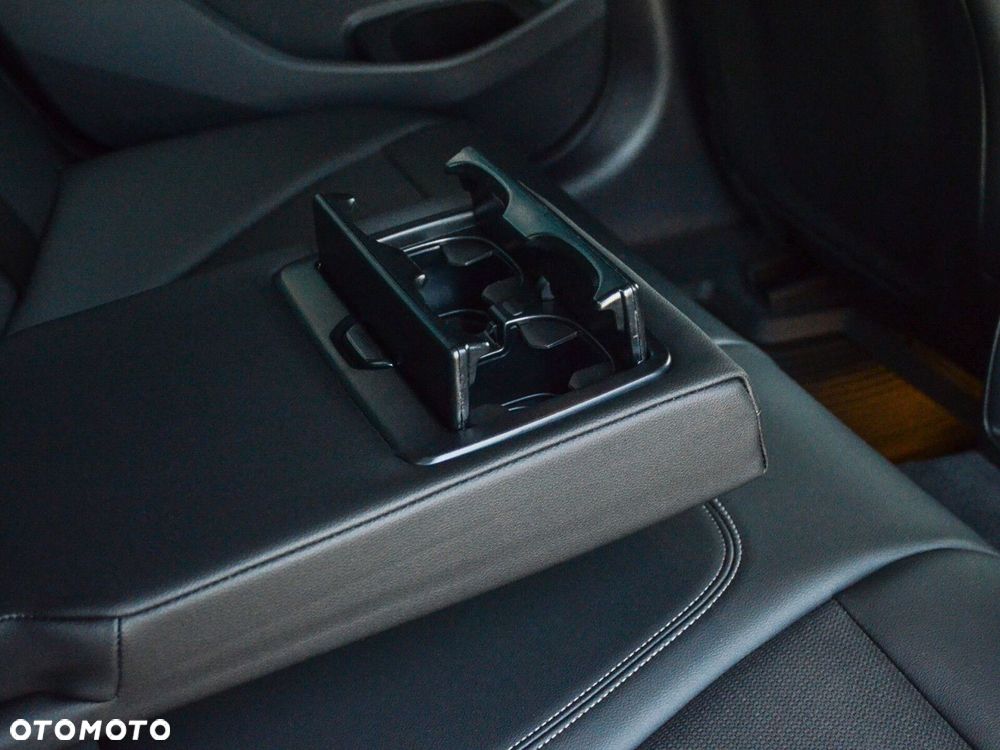 BMW Seria 3 318i - 29