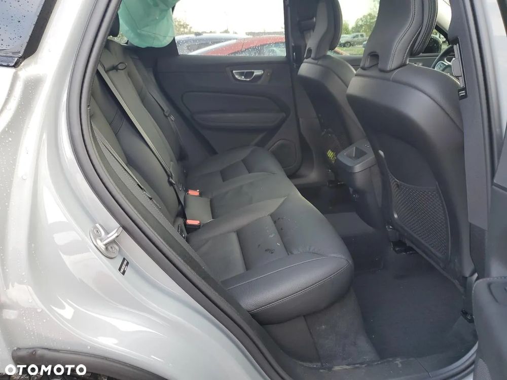 Volvo XC 60 B5 B AWD Plus Black Edition - 12