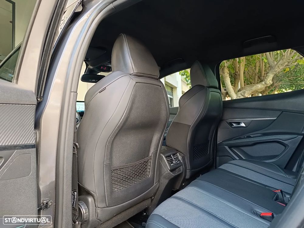 Peugeot 3008 1.2 Hybrid Allure e-DCS6 - 19