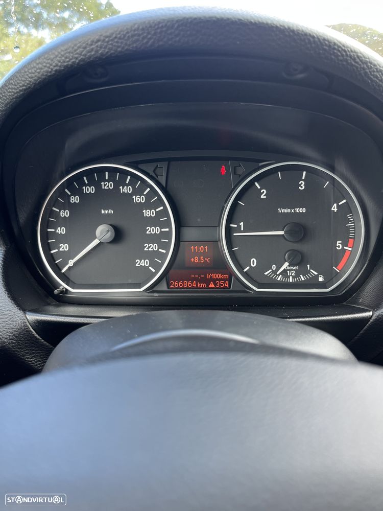 BMW 118 d Pack M - 11