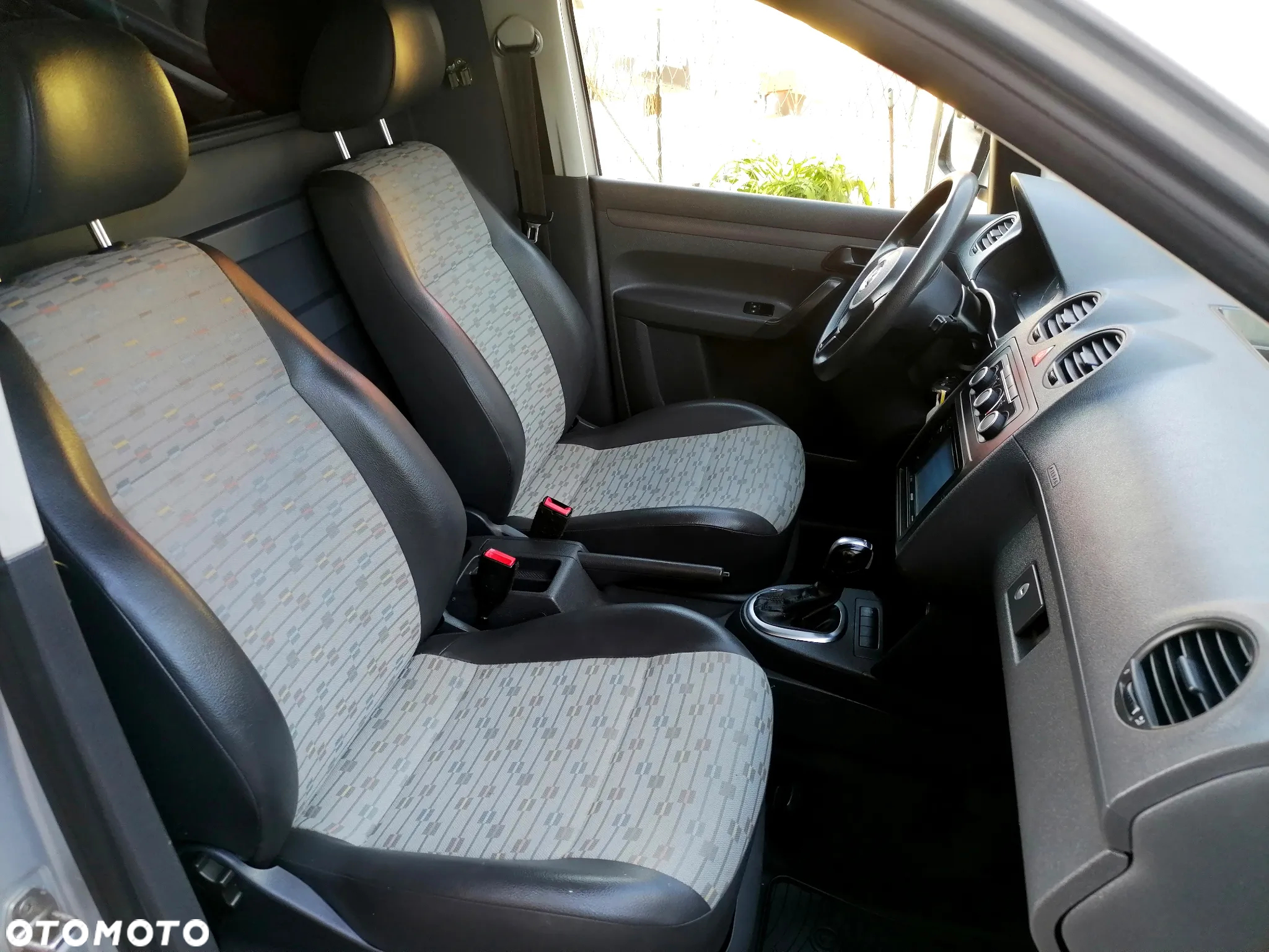 Volkswagen Caddy Maxi 2.0 TDI Trendline DSG - 6