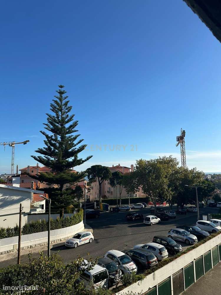 T4 Triplex para arrendamento mobilado em Cascais – Pronto a Habitar - Grande imagem: 2/34