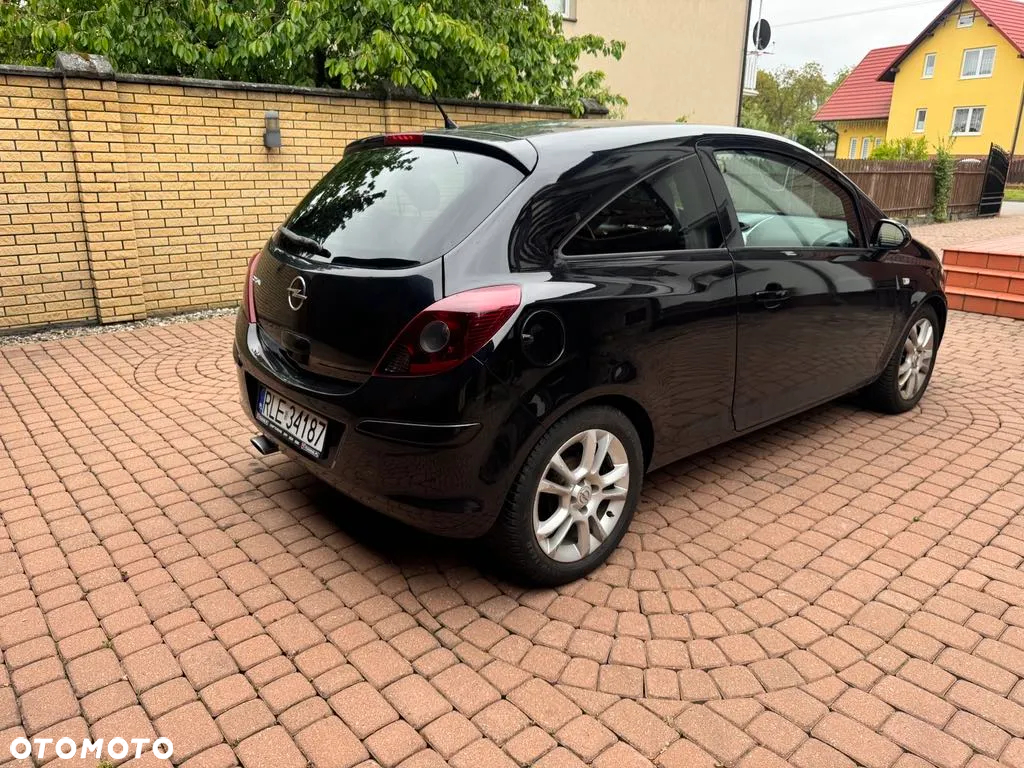 Opel Corsa 1.2 16V Cosmo - 3