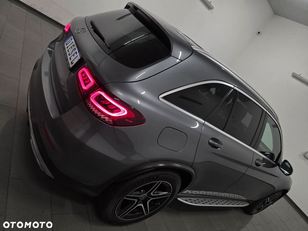 Mercedes-Benz GLC 220 d 4Matic 9G-TRONIC AMG Line Plus - 37