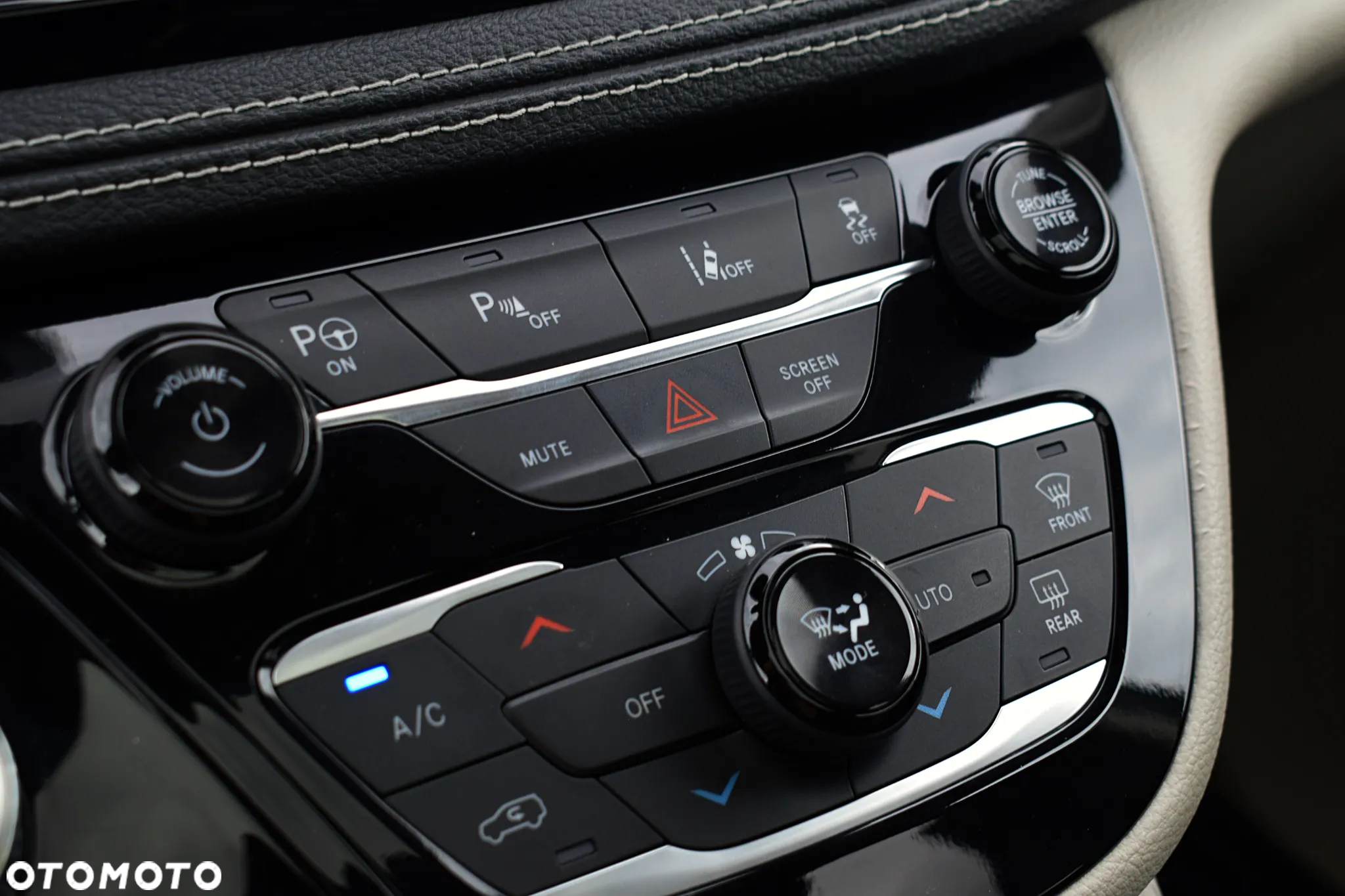 Chrysler Pacifica - 18