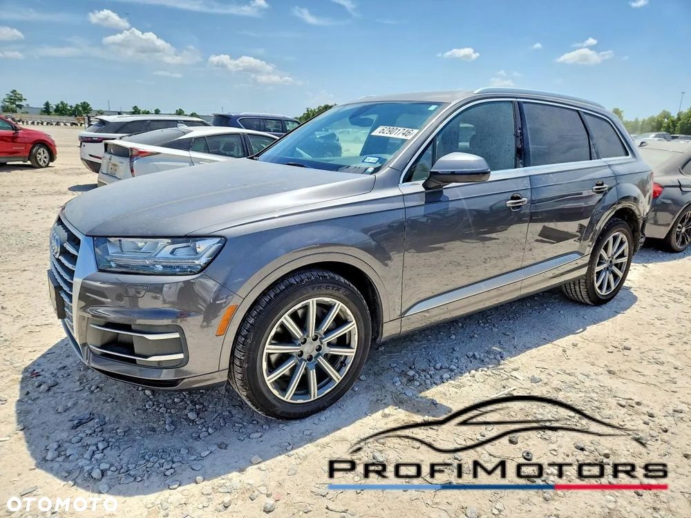 Audi Q7 - 1