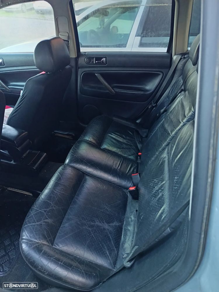 VW Passat Variant 1.9 TDi Confortline - 4