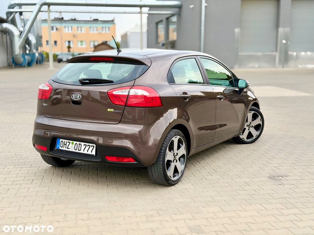 Kia Rio 1.4 Dream Team Edition - 8