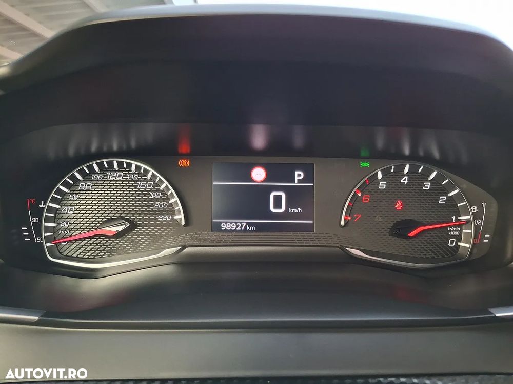 Peugeot 2008 PureTech 130 EAT8 Active - 6