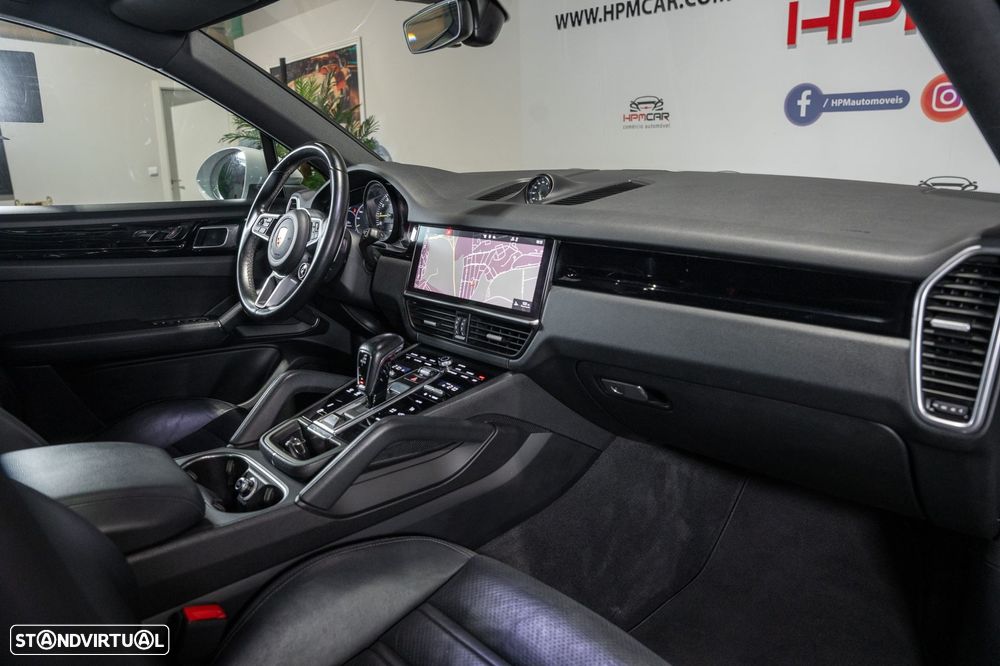 Porsche Cayenne Coupé E-Hybrid - 22