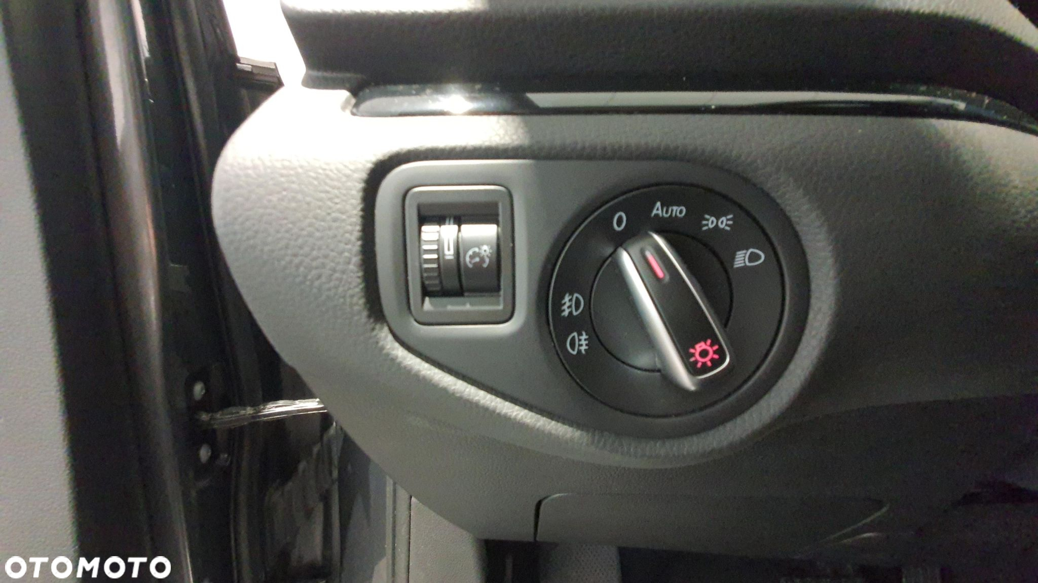 Volkswagen Sharan 2.0 TDI Highline DSG - 28