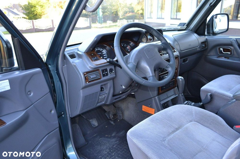 Mitsubishi Pajero - 18