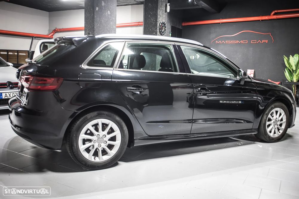 Audi A3 Sportback 1.6 TDI Attraction Ultra - 3