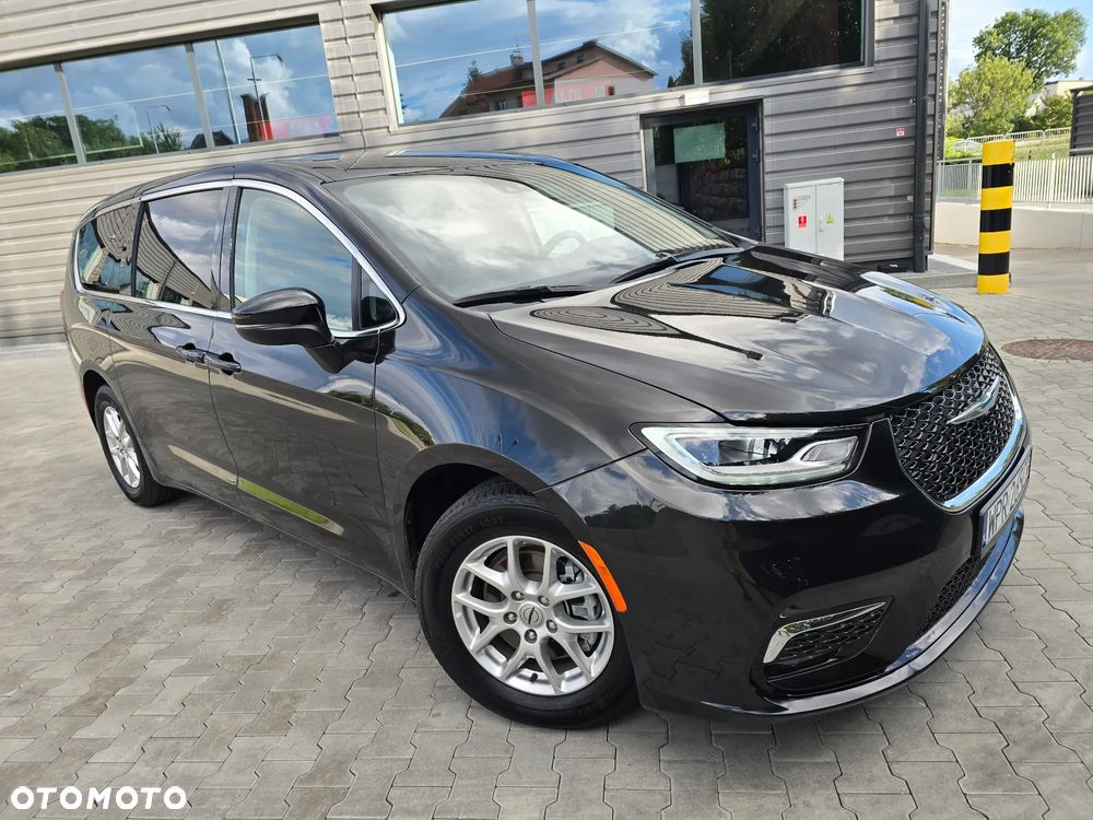 Chrysler Pacifica - 2