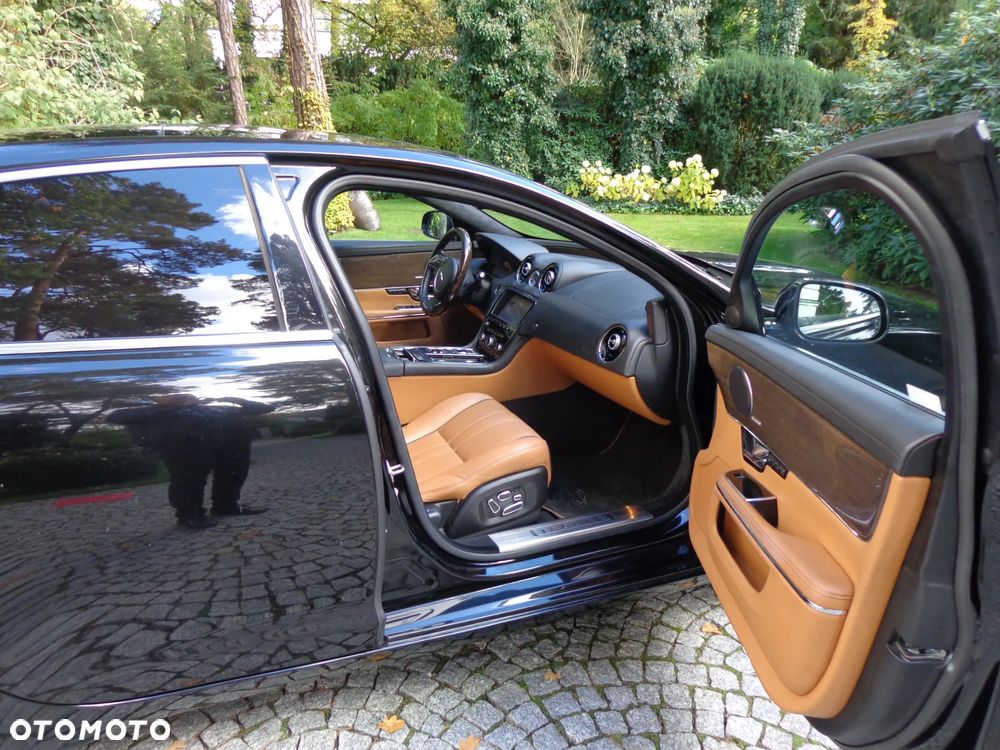 Jaguar XJ - 24