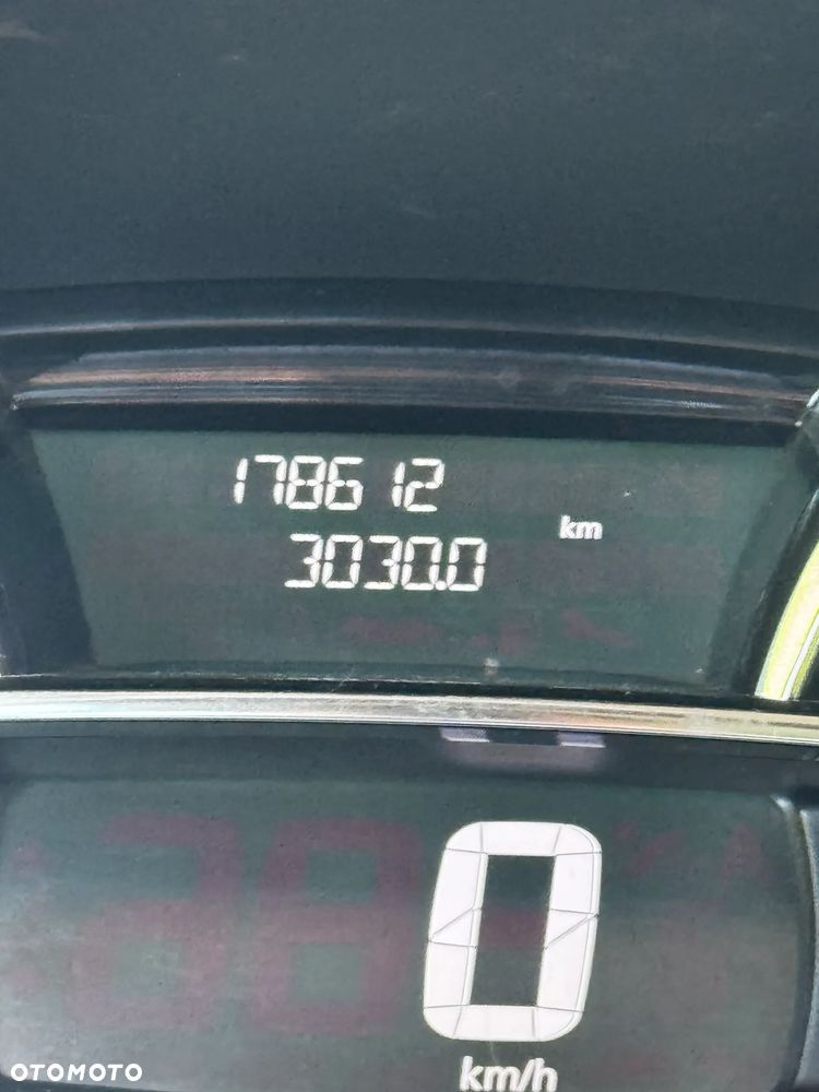 Renault Clio (Energy) dCi 90 Start & Stop INTENS - 8
