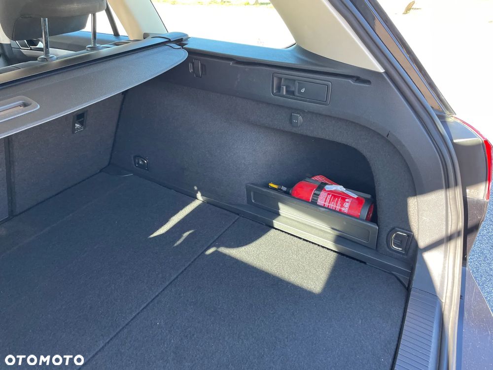 Volkswagen Passat - 37