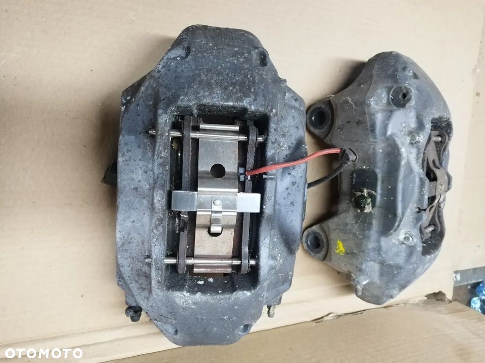 ZACISK HAMULCOWY PRZÓD PRZEDNI BREMBO VW TOUAREG 7L 3.0 TDI - 3