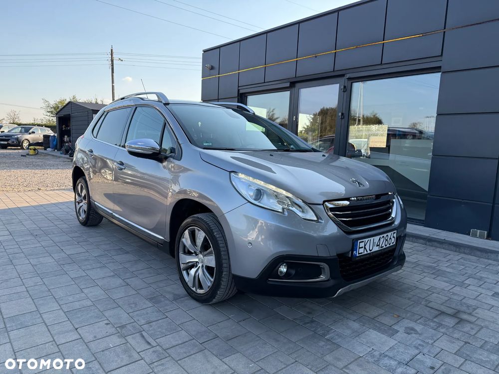 Peugeot 2008 1.2 Pure Tech Allure S&S - 16