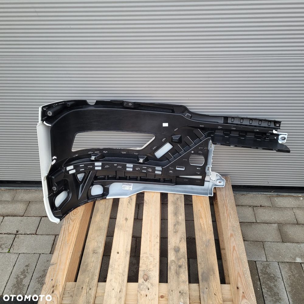 ZDERZAK MAN TG3 NOWY ORYGINAŁ LH 81.41610-5823 - 5