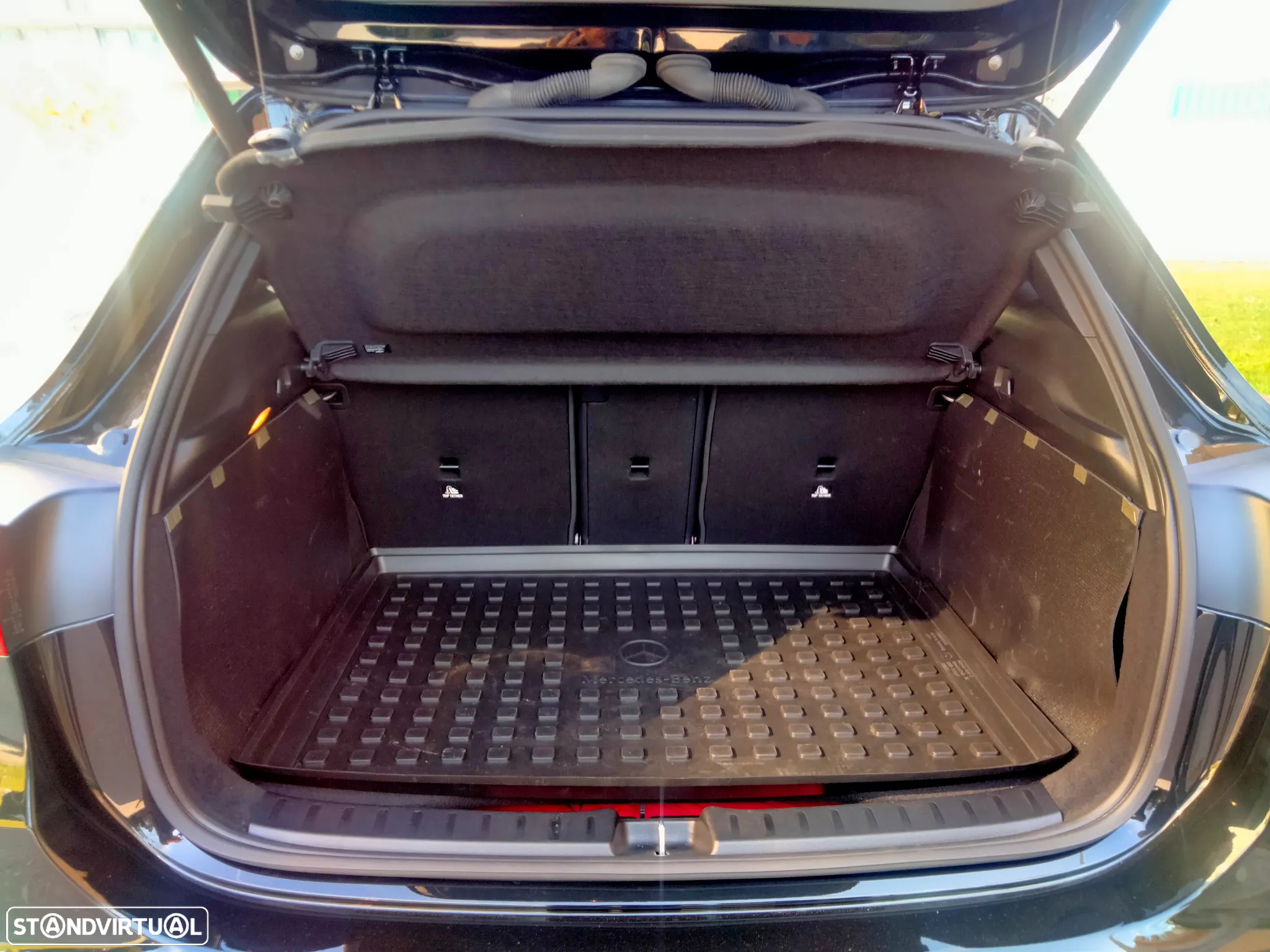 Mercedes-Benz GLA 250 e AMG Line - 17