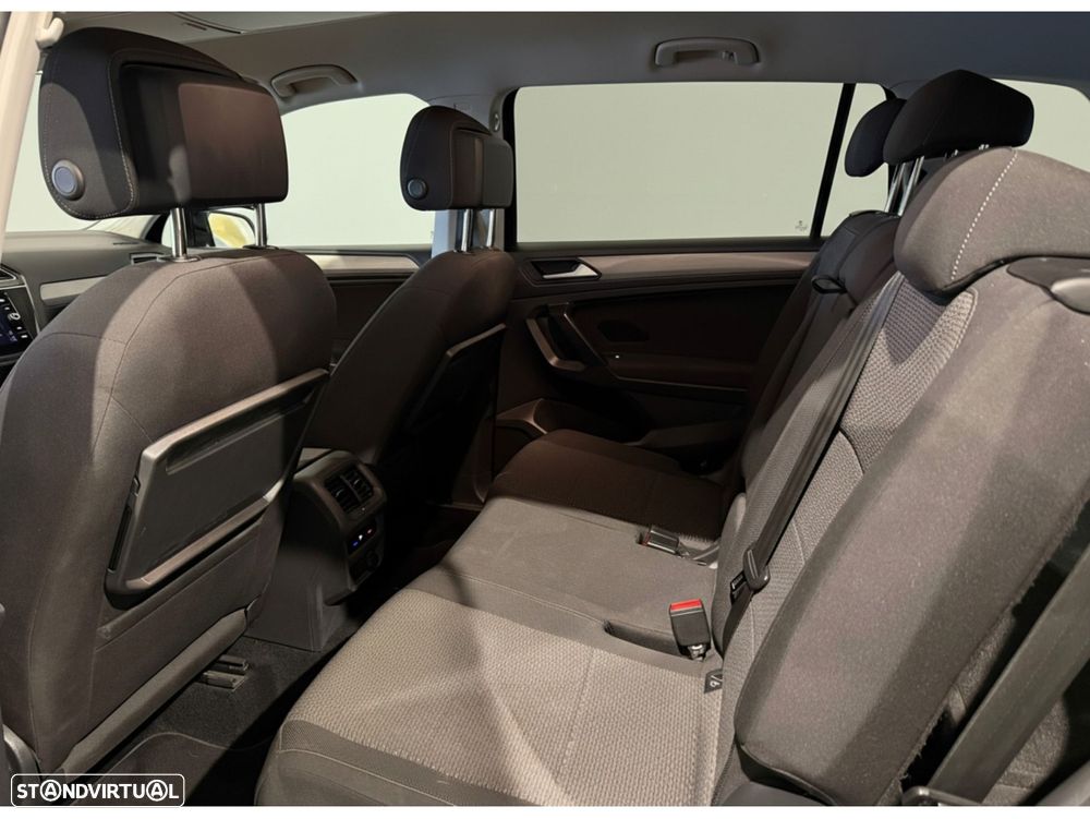 VW Tiguan Allspace - 13