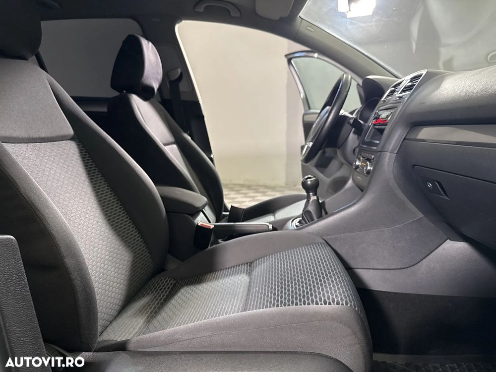 Volkswagen Golf - 12