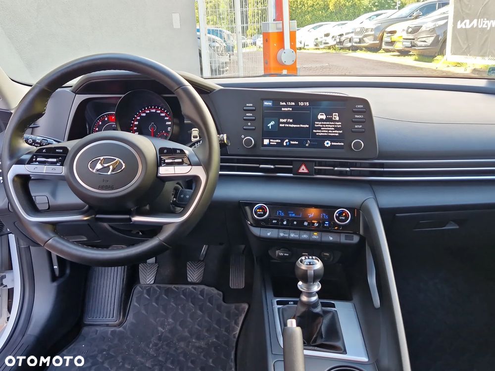 Hyundai Elantra 1.6 Smart - 13