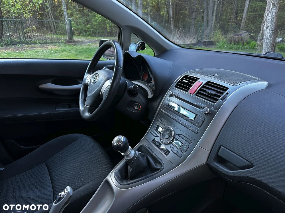 Toyota Auris - 13