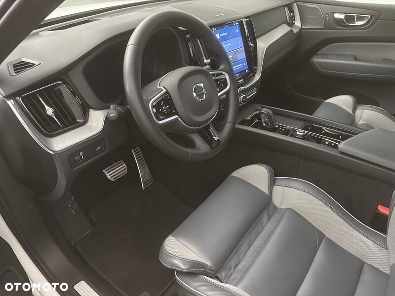 Volvo XC 60 B5 B AWD R-Design - 10